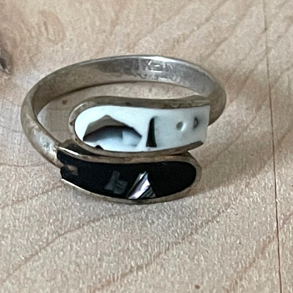 Vintage Black and White Inlay Bypass Wrap Adjustable Ring Silver Tone Modernist